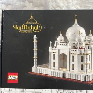 LEGO Architecture Taj Mahal with White and Gold Accents # 21056 2022 pcs